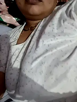 Snapshot of angry_couplez chatting on February 25, 2026, 5:11 pm angry couplez online show from February 25, 2026, 5:11 pm