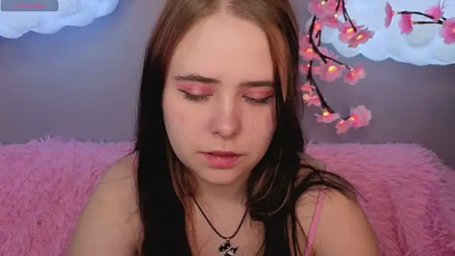 Snapshot of Alis_Platt chatting on March 10, 2026, 1:10 am Alis Platt online show from March 10, 2026, 1:10 am