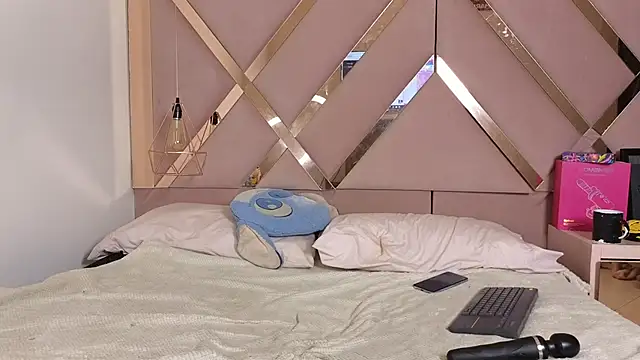 Sophia moo  online show from February 26, 2026, 3:49 am