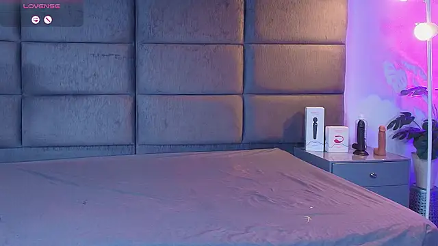 Slenna Moon online show from February 26, 2026, 12:31 am