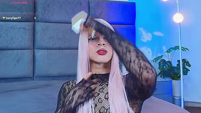 Slenna Moon online show from March 25, 2026, 11:55 pm