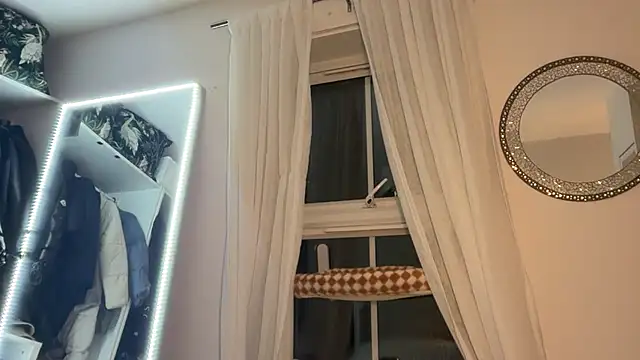 Snapshot of KayleeBella chatting on February 16, 2026, 8:05 pm KayleeBella online show from February 16, 2026, 8:05 pm