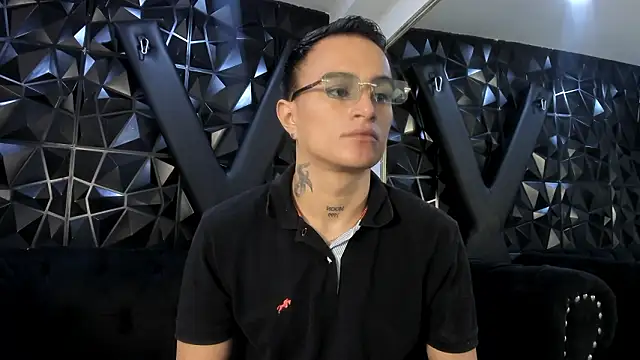 LiamDeep online show from March 19, 2026, 8:24 pm