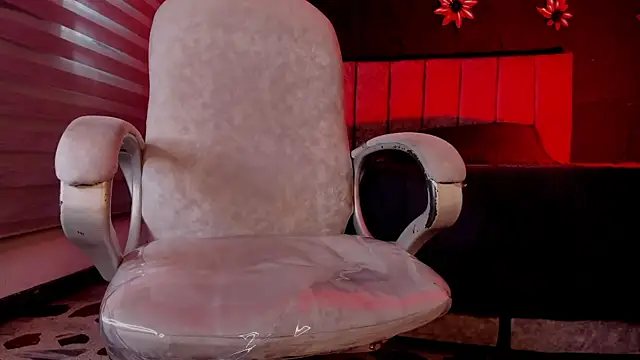 LiamDeep online show from April 17, 2026, 8:23 pm