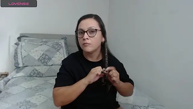 Snapshot of sophie_lopez1 chatting on January 28, 2025, 3:15 am sophie lopez1 online show from January 28, 2025, 3:15 am