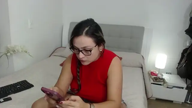 sophie lopez1 online show from December 3, 2025, 11:47 pm