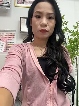 Baby-mmm online show from November 10, 2025, 3:49 am