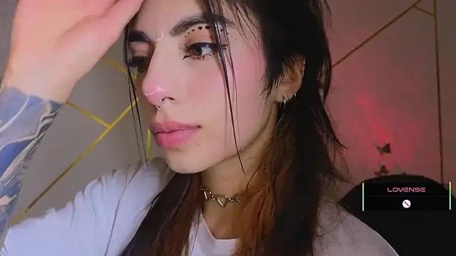 Hollyxx  online show from November 14, 2025, 3:49 am