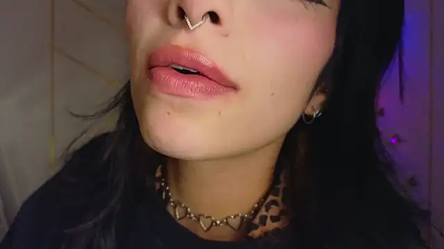 Hollyxx  online show from November 15, 2025, 3:59 am