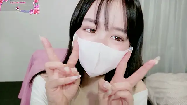 Snapshot of Anne_Anne_chan chatting on October 15, 2025, 10:26 am Anne Anne chan online show from October 15, 2025, 10:26 am