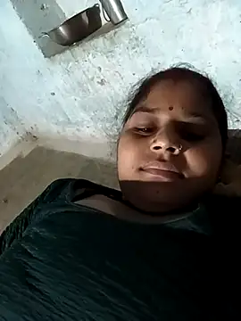 Sheema tyagi online show from October 28, 2025, 9:06 pm