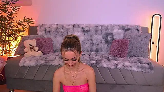 AmyKent  online show from May 19, 2026, 4:13 pm
