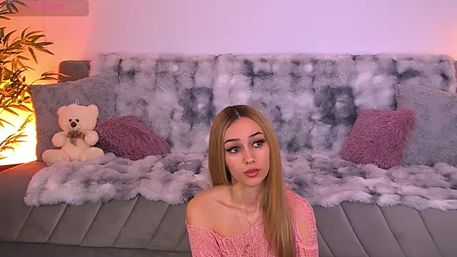 AmyKent  online show from May 26, 2026, 4:25 pm