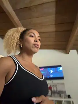 bobbiebbb online show from February 16, 2026, 11:39 am