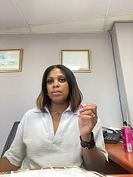 Snapshot of 031bubbles chatting on February 6, 2026, 10:40 am 031bubbles online show from February 6, 2026, 10:40 am