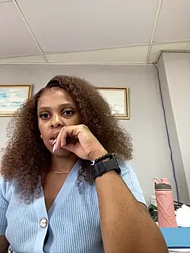 Snapshot of 031bubbles chatting on February 10, 2026, 7:12 am 031bubbles online show from February 10, 2026, 7:12 am