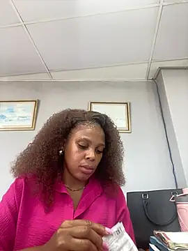 Snapshot of 031bubbles chatting on February 12, 2026, 6:30 am 031bubbles online show from February 12, 2026, 6:30 am