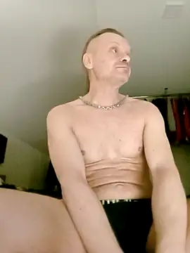 Snapshot of Kuba_Gd chatting on February 10, 2026, 4:33 pm Kuba Gd online show from February 10, 2026, 4:33 pm