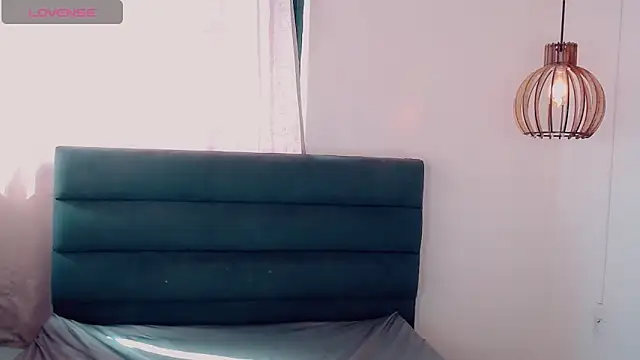 Snapshot of Madiso_Santiel chatting on December 4, 2025, 7:11 pm Madiso Santiel online show from December 4, 2025, 7:11 pm