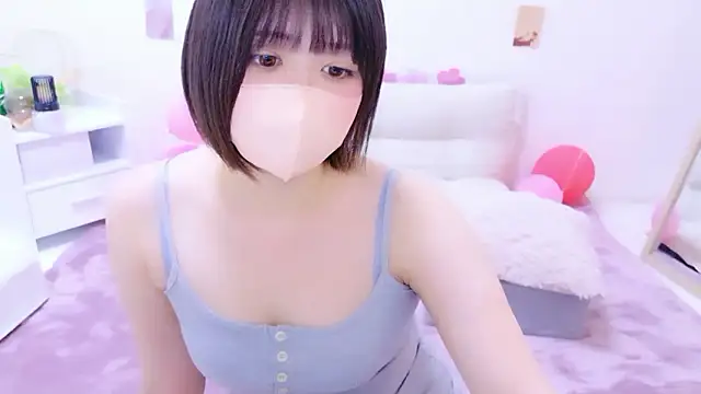 Hinata Sun online show from April 12, 2026, 10:37 pm