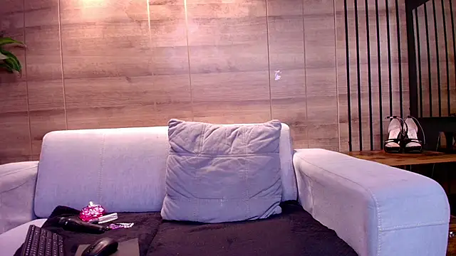 Susyhot  online show from February 27, 2026, 3:28 am