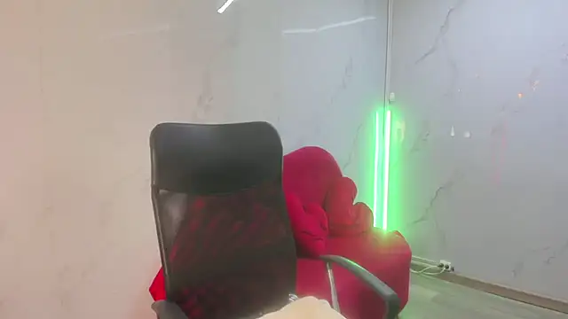 ashlyy sweet  online show from March 15, 2026, 1:28 pm