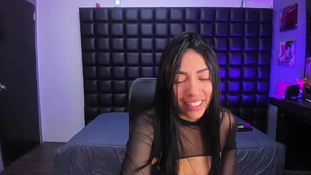 ashlyy sweet  online show from April 7, 2026, 3:01 pm