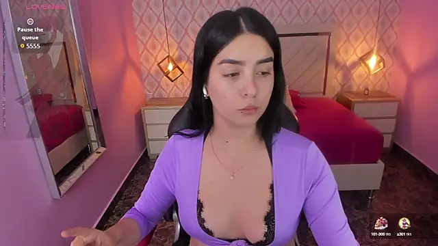 CHRISTY TEIGEN4 online show from October 15, 2025, 7:25 pm