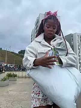 Snapshot of Sweet-Jade chatting on September 18, 2025, 9:39 pm Sweet-Jade online show from September 18, 2025, 9:39 pm