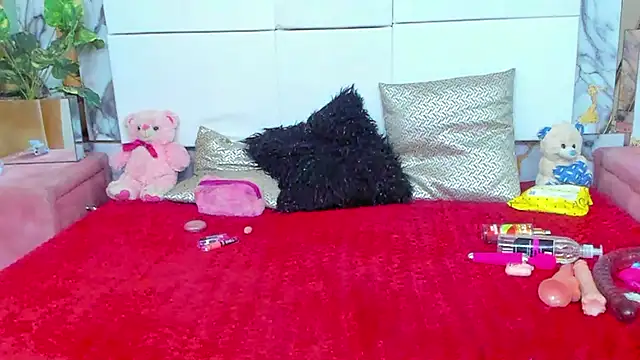 KloeANDbritany online show from October 25, 2025, 2:35 pm