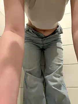 Cumonmme online show from January 13, 2026, 8:25 pm