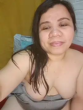 Snapshot of hotlyn45 chatting on February 24, 2026, 1:42 pm hotlyn45 online show from February 24, 2026, 1:42 pm