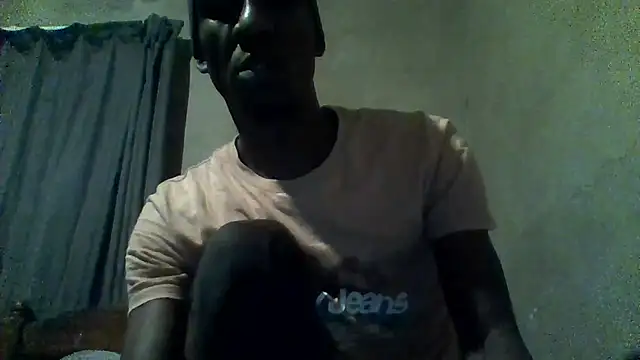 Snapshot of longdickson12345 chatting on May 18, 2026, 11:32 pm longdickson12345 online show from May 18, 2026, 11:32 pm