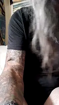 Snapshot of crassanova chatting on November 23, 2025, 10:42 pm crassanova online show from November 23, 2025, 10:42 pm