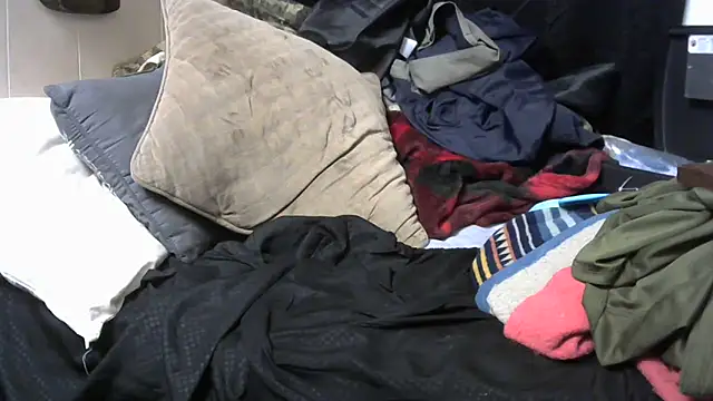 Snapshot of crassanova chatting on February 24, 2026, 6:50 pm crassanova online show from February 24, 2026, 6:50 pm