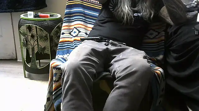 Snapshot of crassanova chatting on March 20, 2026, 12:21 pm crassanova online show from March 20, 2026, 12:21 pm