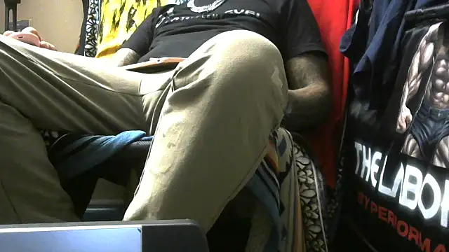 Snapshot of crassanova chatting on March 27, 2026, 7:25 am crassanova online show from March 27, 2026, 7:25 am