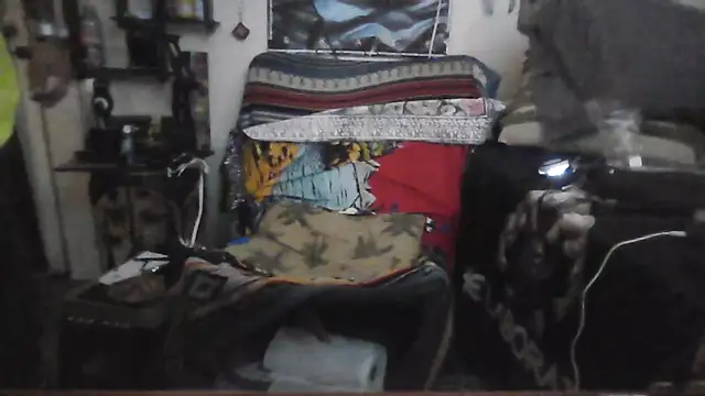 Snapshot of crassanova chatting on March 29, 2026, 9:37 pm crassanova online show from March 29, 2026, 9:37 pm