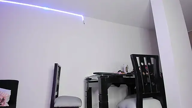 Cloekatz  online show from December 23, 2025, 1:03 am