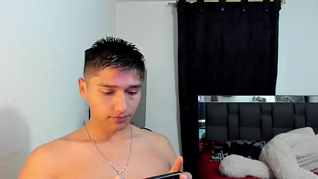 Snapshot of mateo-Esposito chatting on April 28, 2026, 1:15 am mateo-Esposito online show from April 28, 2026, 1:15 am