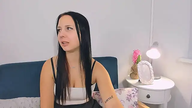 TaliaAdorable online show from November 18, 2025, 9:41 pm