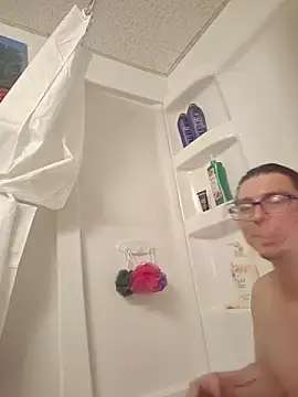 Snapshot of Eyelisss chatting on November 25, 2025, 3:34 pm Eyelisss online show from November 25, 2025, 3:34 pm