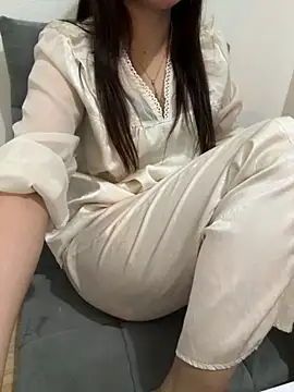 susu baby online show from November 3, 2025, 6:09 pm