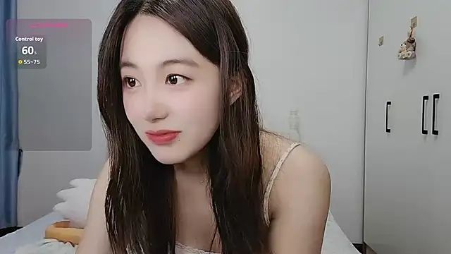 Snapshot of Luna_868 chatting on September 16, 2025, 7:04 pm Luna 868 online show from September 16, 2025, 7:04 pm