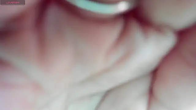 Snapshot of moonligth18 chatting on May 19, 2026, 8:48 pm moonligth18 online show from May 19, 2026, 8:48 pm