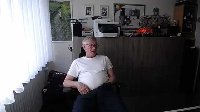Snapshot of randyandy67 chatting on June 22, 2026, 7:16 am randyandy67 online show from June 22, 2026, 7:16 am