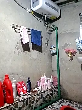 ngan-cute online show from October 30, 2025, 1:45 pm