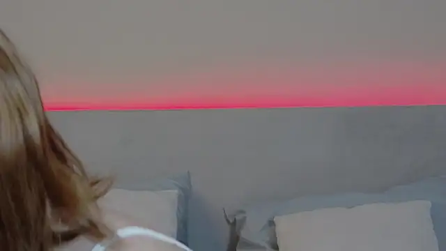 MarianeSun online show from June 26, 2026, 3:44 am