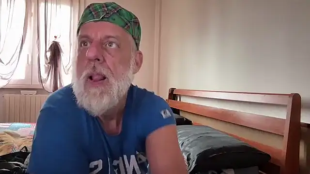 Snapshot of Pigna16PSRN chatting on March 4, 2026, 10:10 am Pigna16PSRN online show from March 4, 2026, 10:10 am