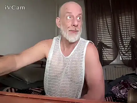 Snapshot of Pigna16PSRN chatting on April 8, 2026, 10:15 am Pigna16PSRN online show from April 8, 2026, 10:15 am